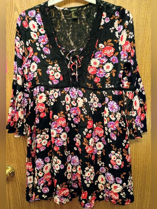 Forever 21 Dresses & Skirts - Forever 21 Black Floral Lace-Up Mini Dress with Pink & Red Blooms
